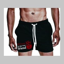 Wilson is my true Friend  - plavky s mot&iacute;vom - plavkov&eacute; p&aacute;nske kraťasy s pohodlnou gumou v p&aacute;se a &scaron;n&uacute;rkou na dotiahnutie vhodn&eacute; aj ako klasick&eacute; kraťasy na voľn&yacute; čas